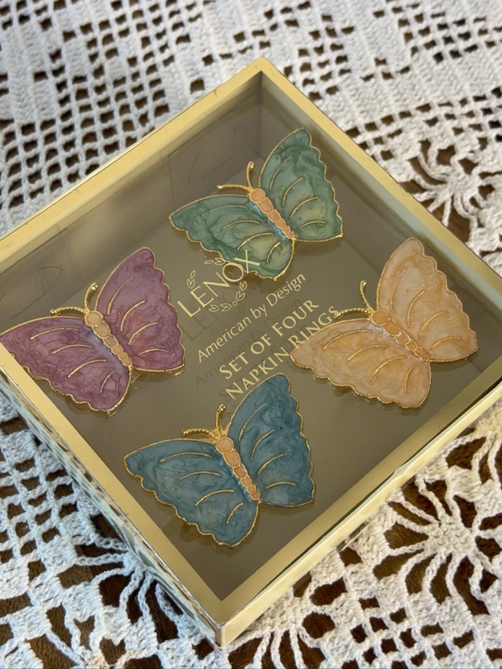 🦋✨ 4-Piece Butterfly Napkin Rings Set – Vintage Inspired ✨🦋